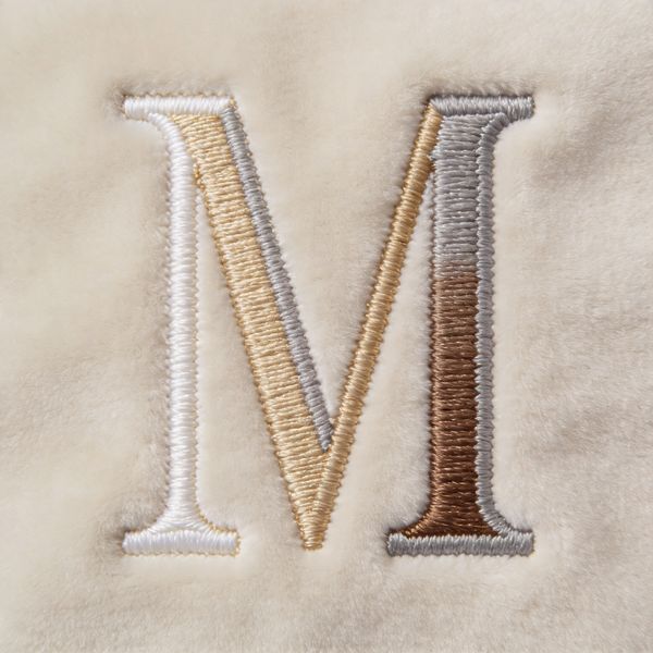 مونوغرام هادئ